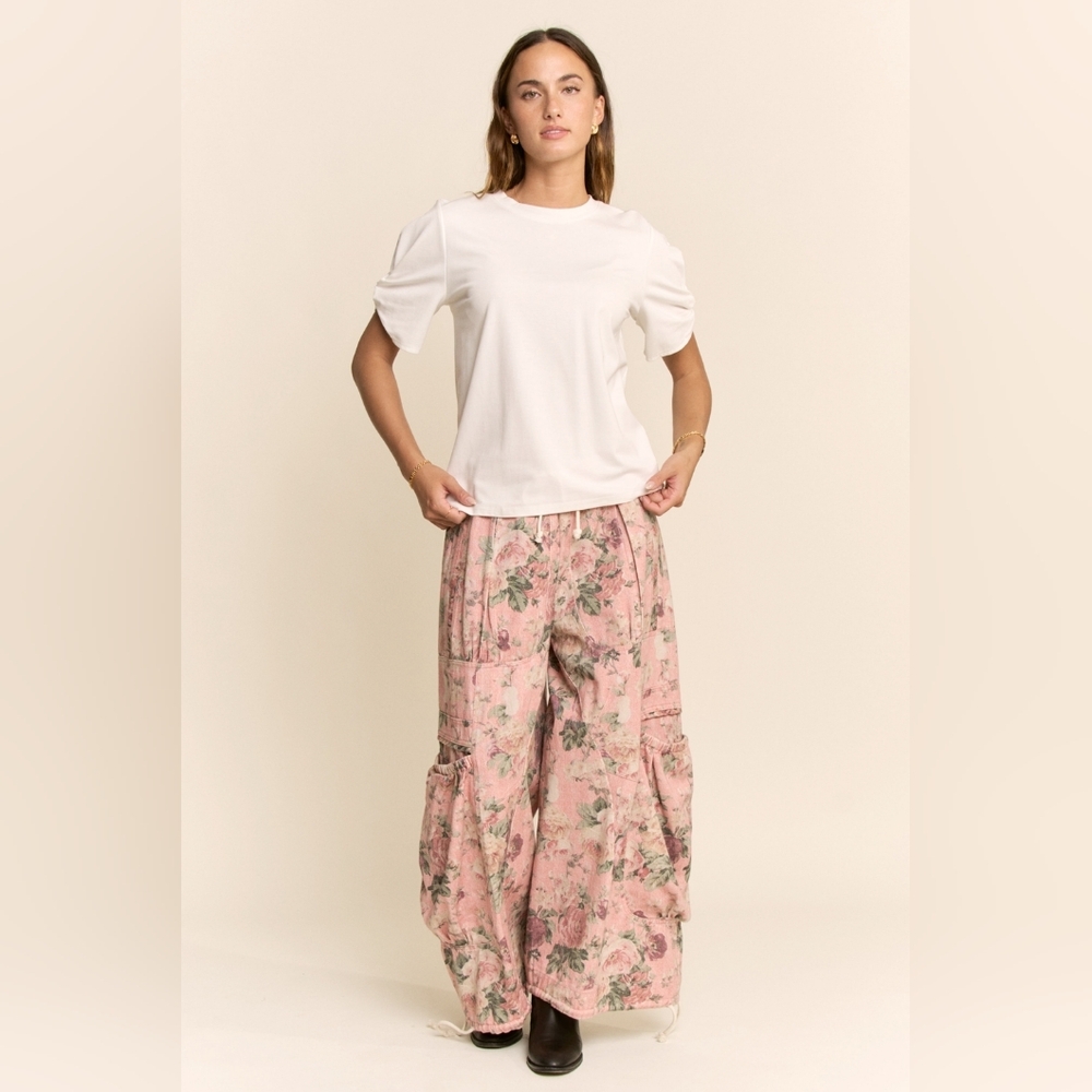 DAVI & DANI Pink Floral Wide-Leg Cropped Cargo Pants - Picture 7 of 10